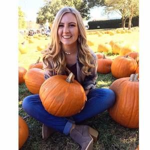 Meet your Posher, Bailey